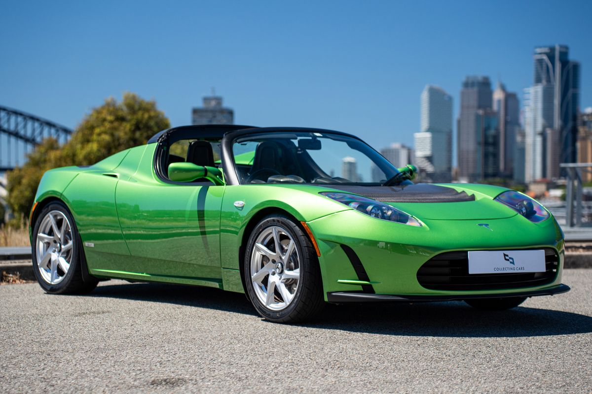 2010 Tesla Roadster Sport - 3.0 Upgrade - 9,913 Km