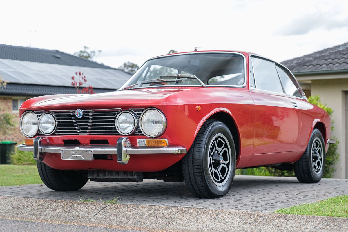 1974 Alfa Romeo 2000 GT Veloce