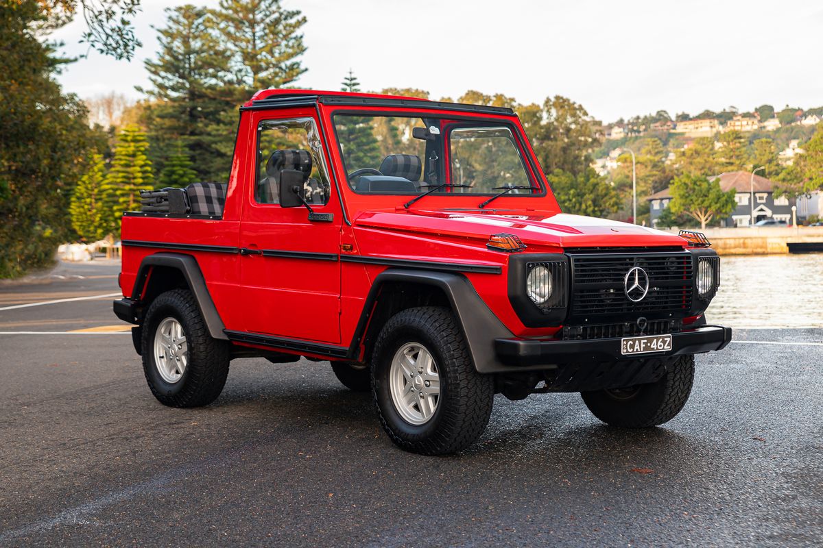 1985 MERCEDES-BENZ (W460) 300 GD CABRIOLET