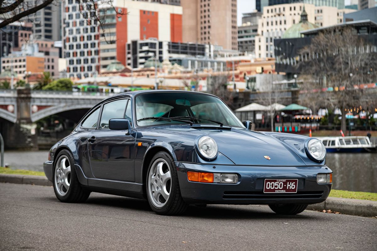 1990 Porsche 911 (964) Carrera 4 - Manual