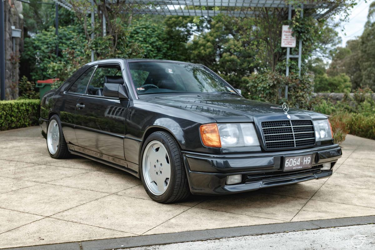 1991 Mercedes-Benz (W124) 300CE-24V