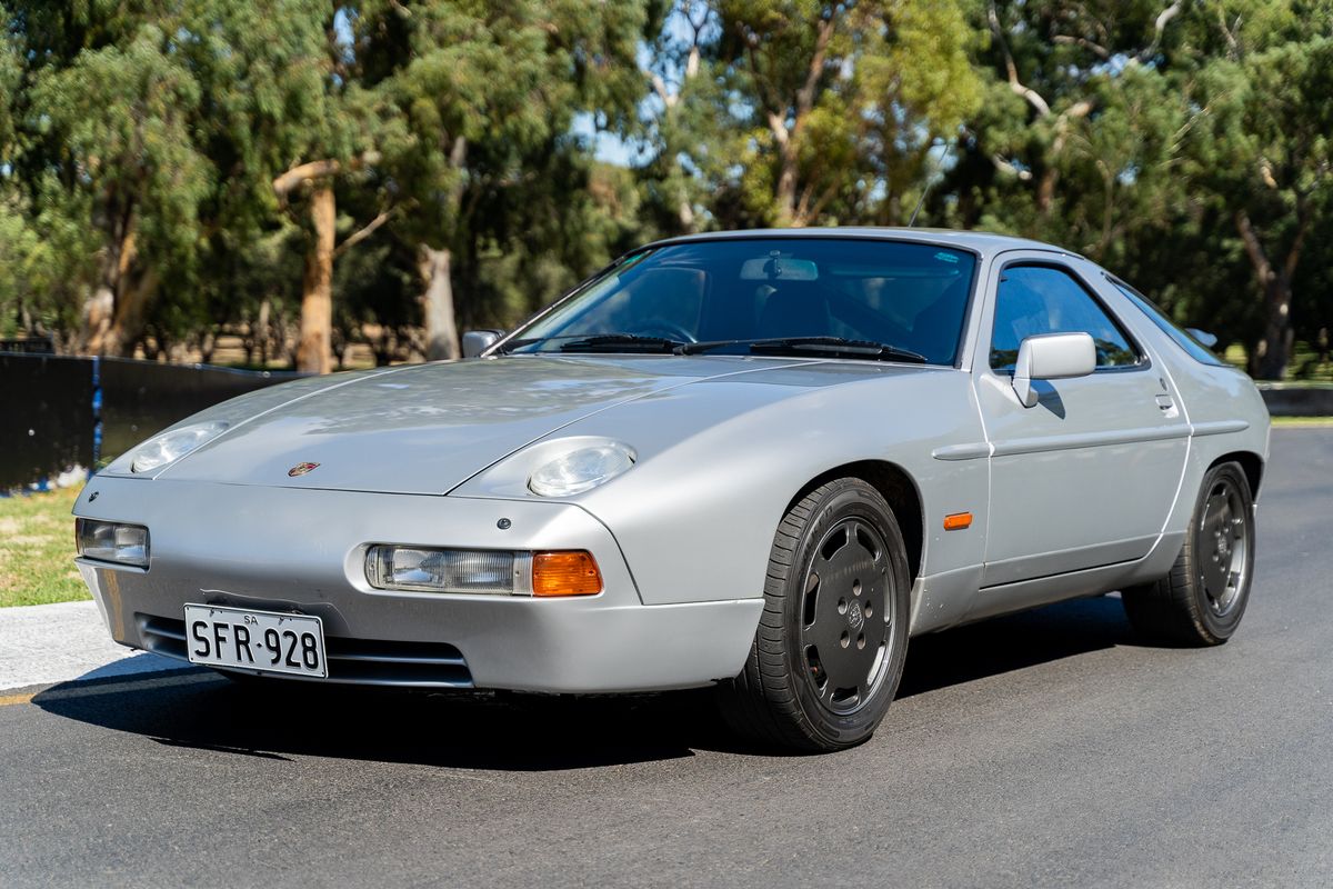 1990 PORSCHE 928 S4
