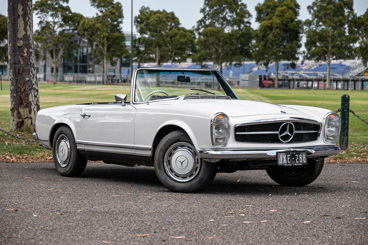 1968 Mercedes-Benz 280SL Pagoda