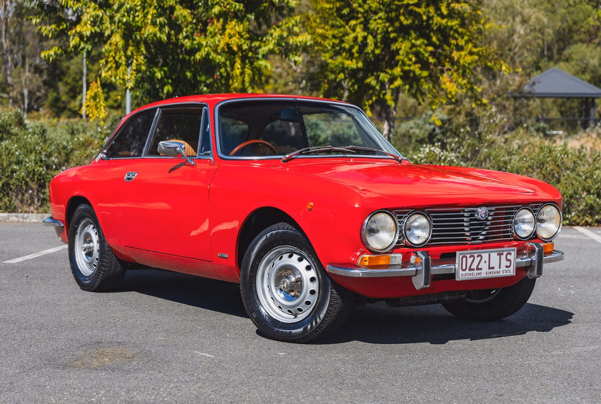 Alfa Romeo 2000 GTV cover
