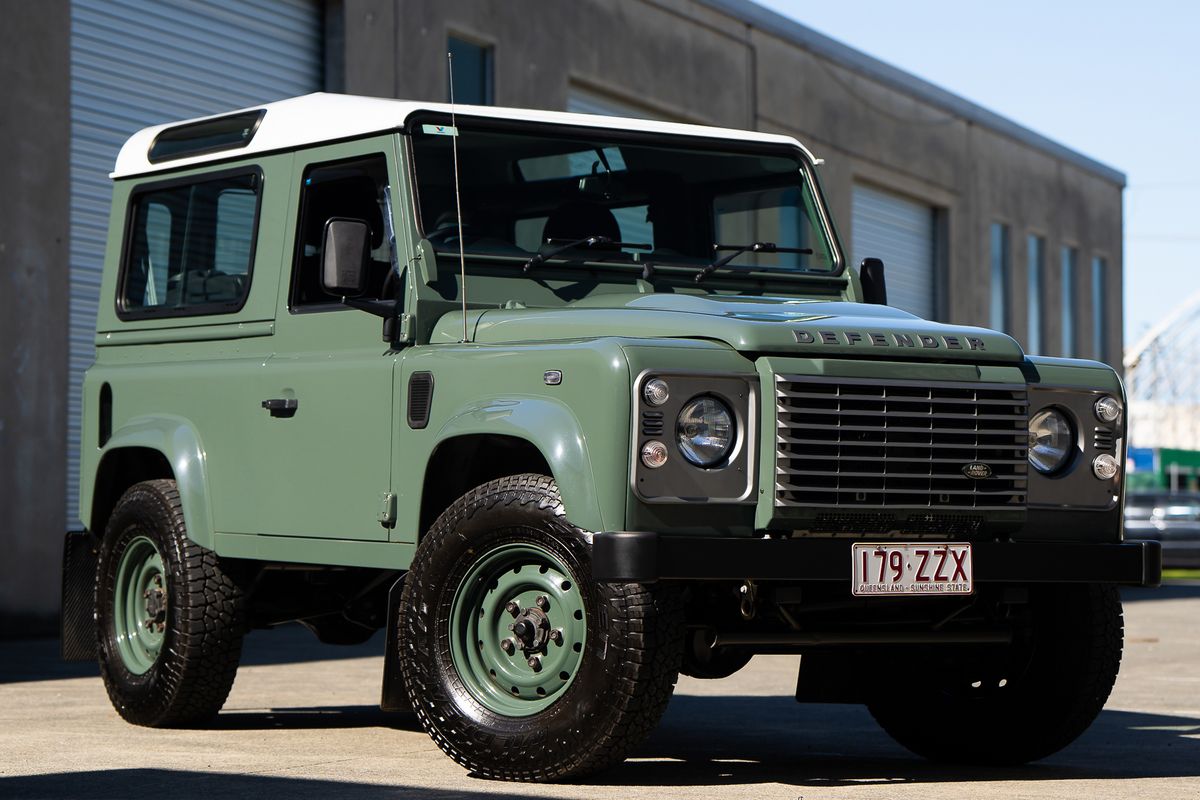 2015 Land Rover Defender 90