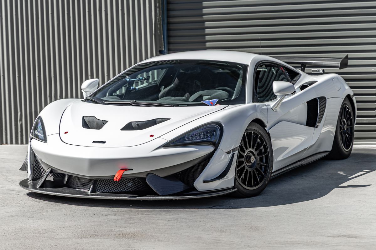 2019 McLaren 570S GT4 - 5,983 Km