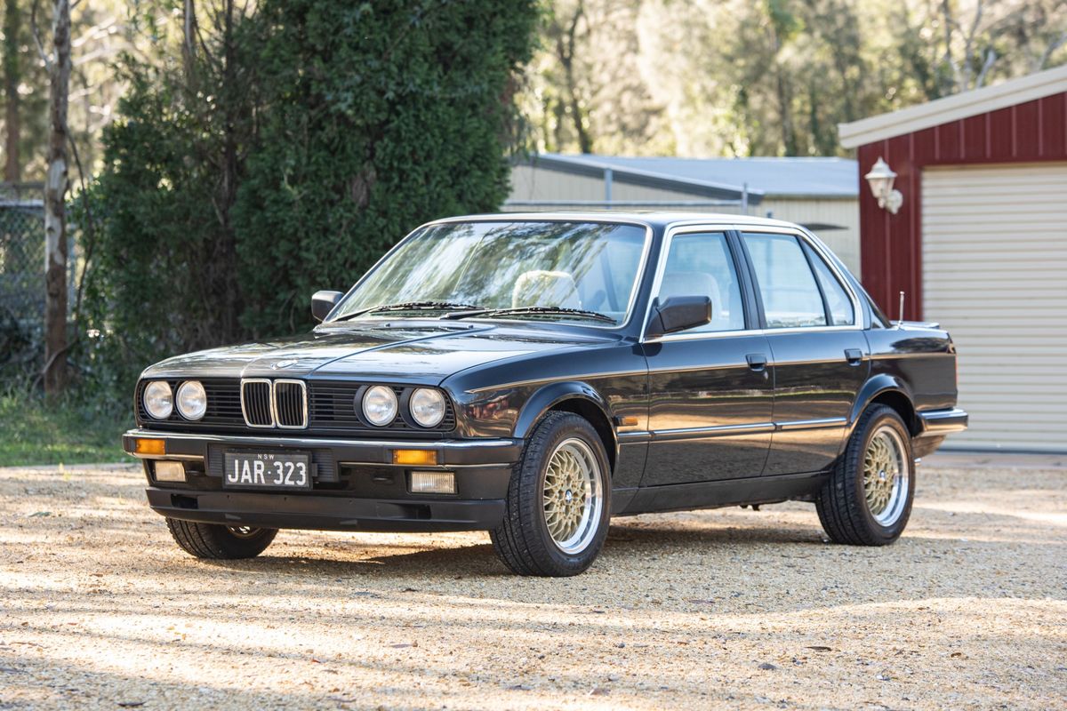 1985 BMW (E30) 323i