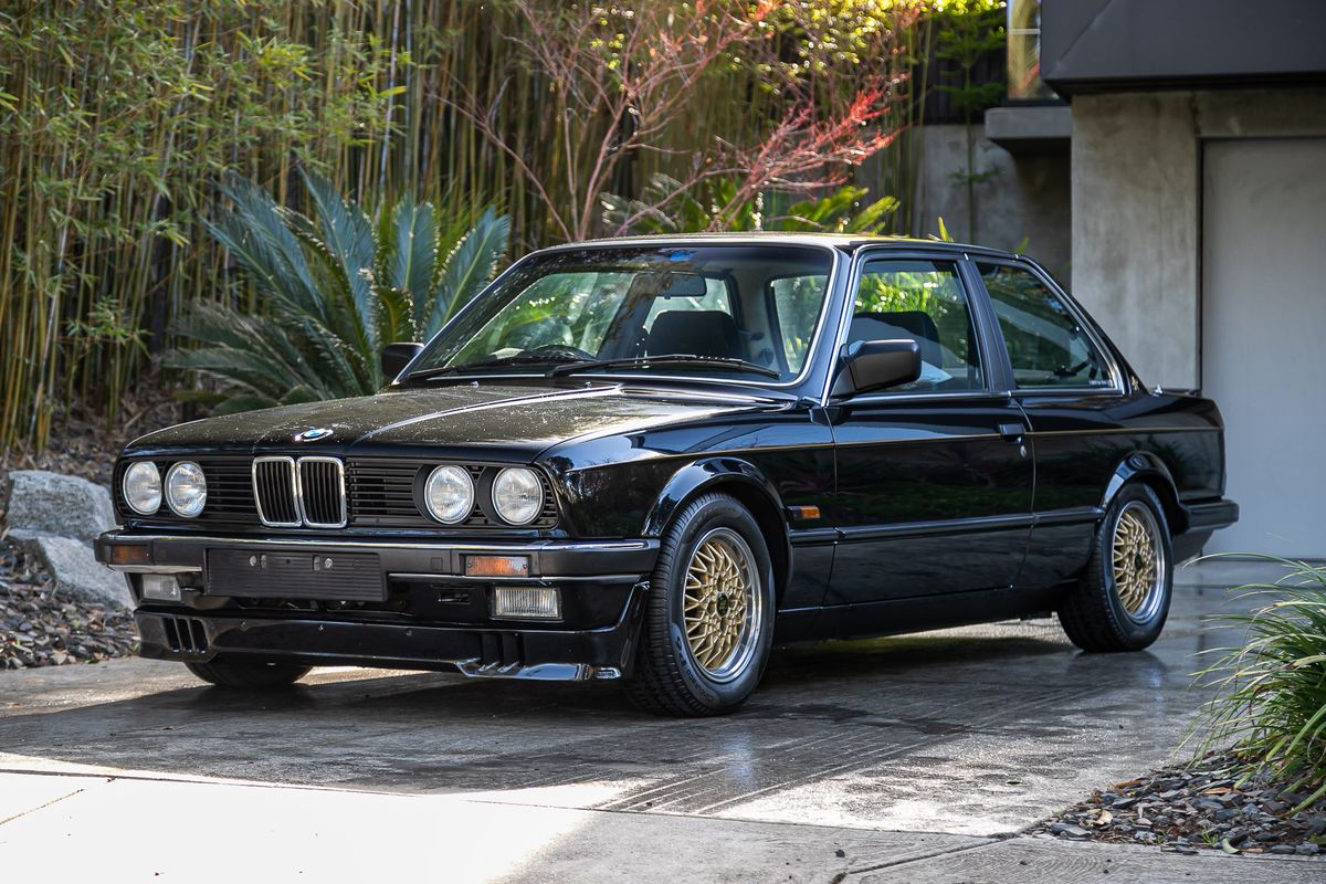 1985 BMW (E30) 323i John Player Special