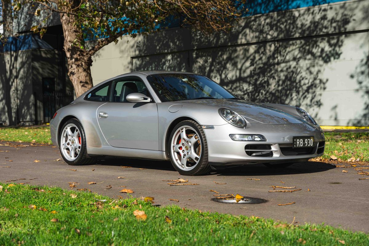 2006 Porsche 911 (997) Carrera S - Manual