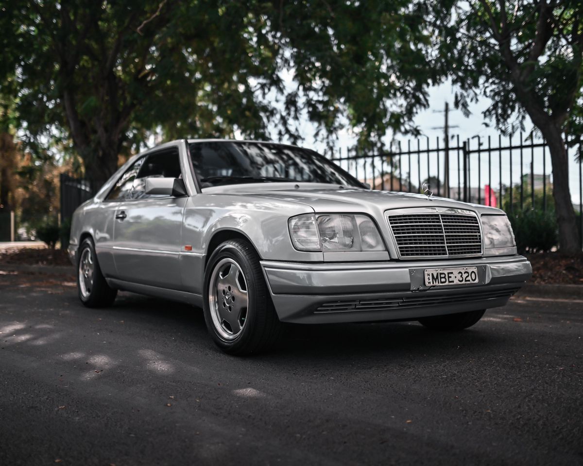 1994 MERCEDES-BENZ (W124) E320