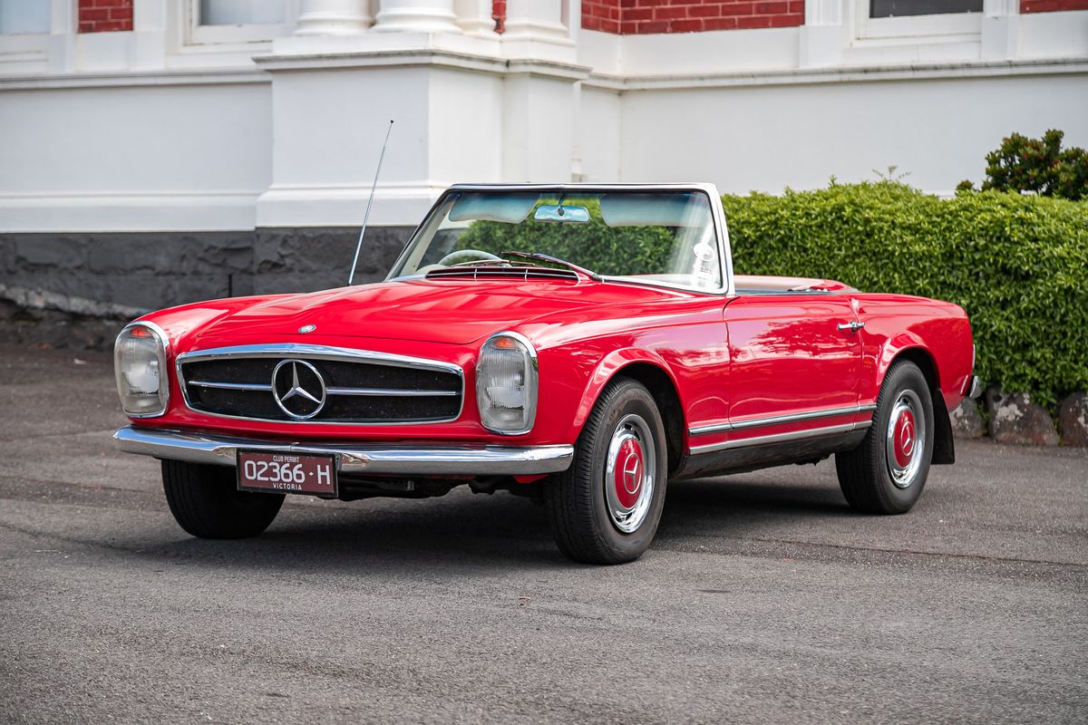 1965 Mercedes-Benz 230SL Pagoda