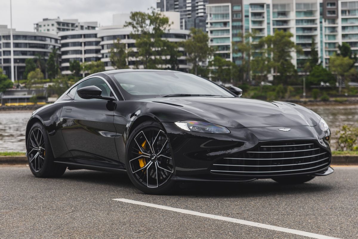 2021 Aston Martin Vantage - Manual - 1,950 Km 