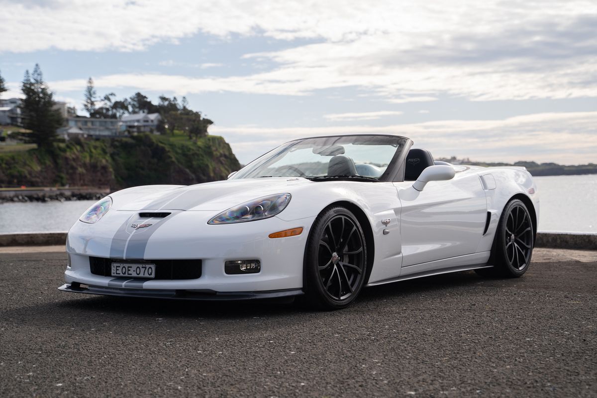 2013 CHEVROLET CORVETTE Z06 427 CONVERTIBLE COLLECTOR’S EDITION - 2,225 KM