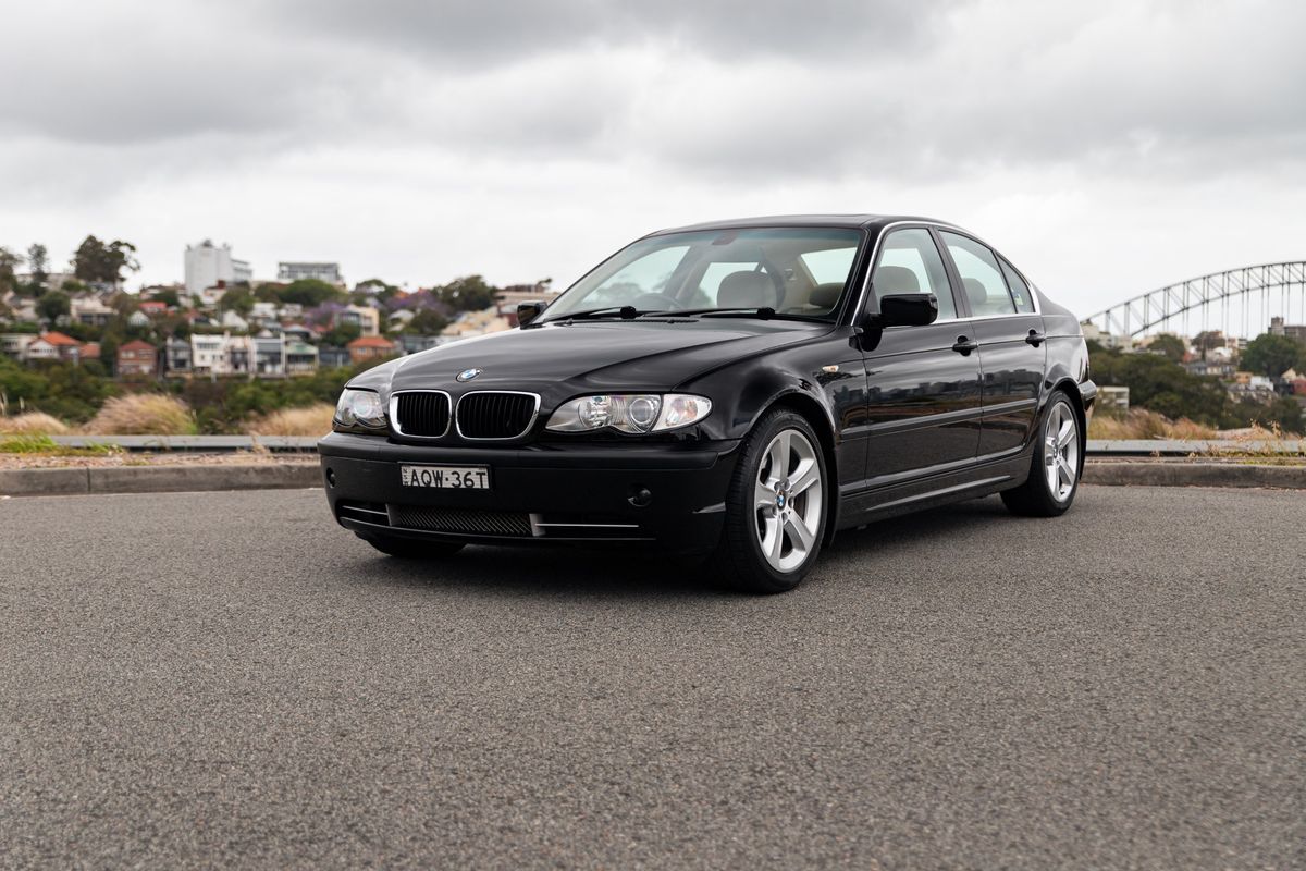2004 BMW (E46) 330I
