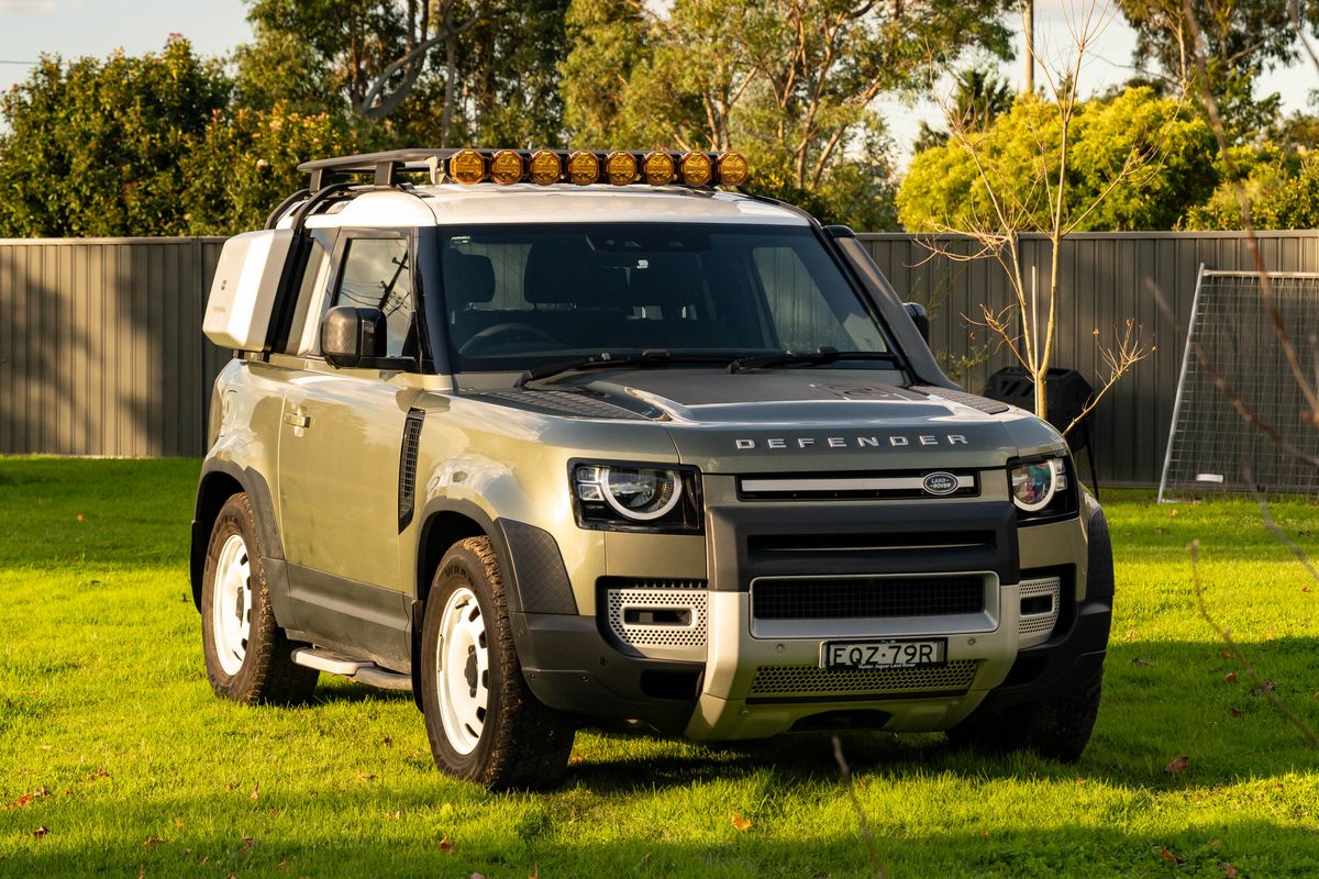 2022 Land Rover Defender 90 D250