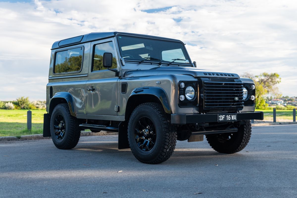 2016 LAND ROVER DEFENDER 90 XS
