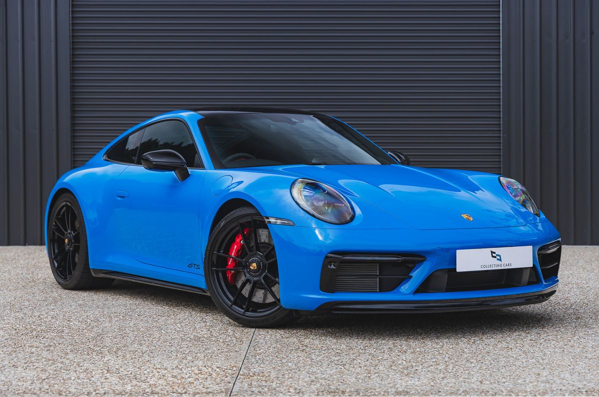 2022 Porsche 911 (992) Carrera GTS - Manual
