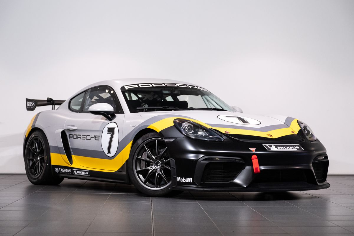 2019 PORSCHE 718 CAYMAN GT4 CLUBSPORT RACE CAR