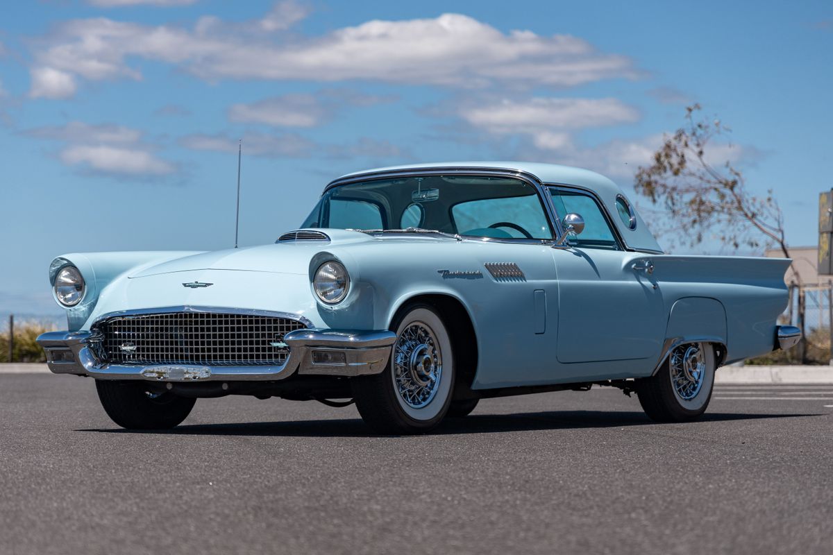 1957 Ford Thunderbird