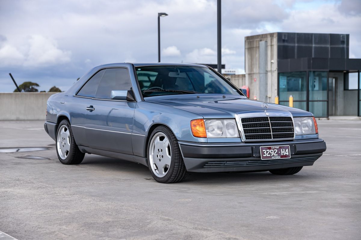 1990 Mercedes-Benz (W124) 300CE-24V