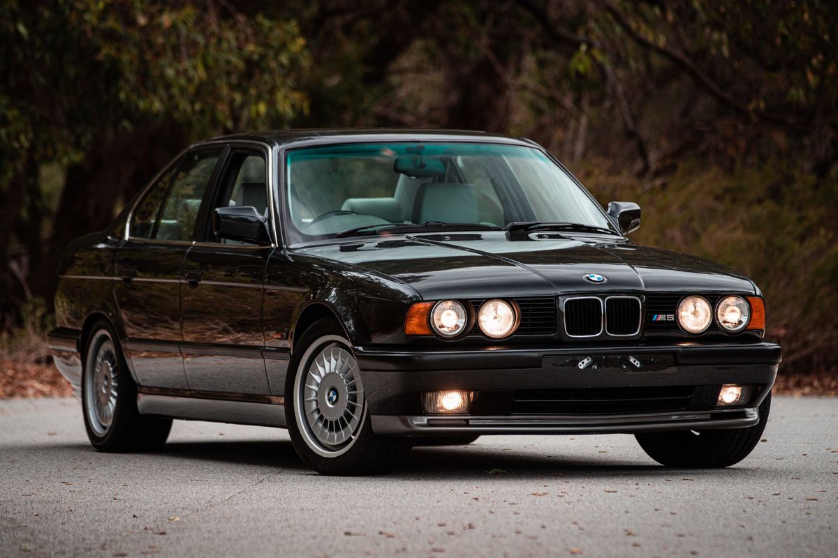 1992 BMW (E34) M5 