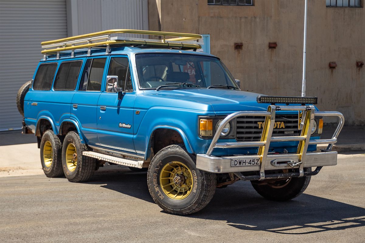 1986 Toyota Land Cruiser HJ60 - Safari Six Wheeler