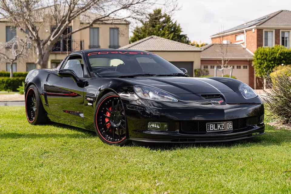 Chevrolet Corvette C6 Z06 cover