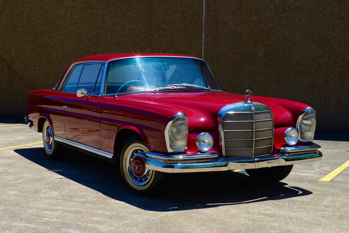 1963 MERCEDES-BENZ (W111) 220SE COUPE