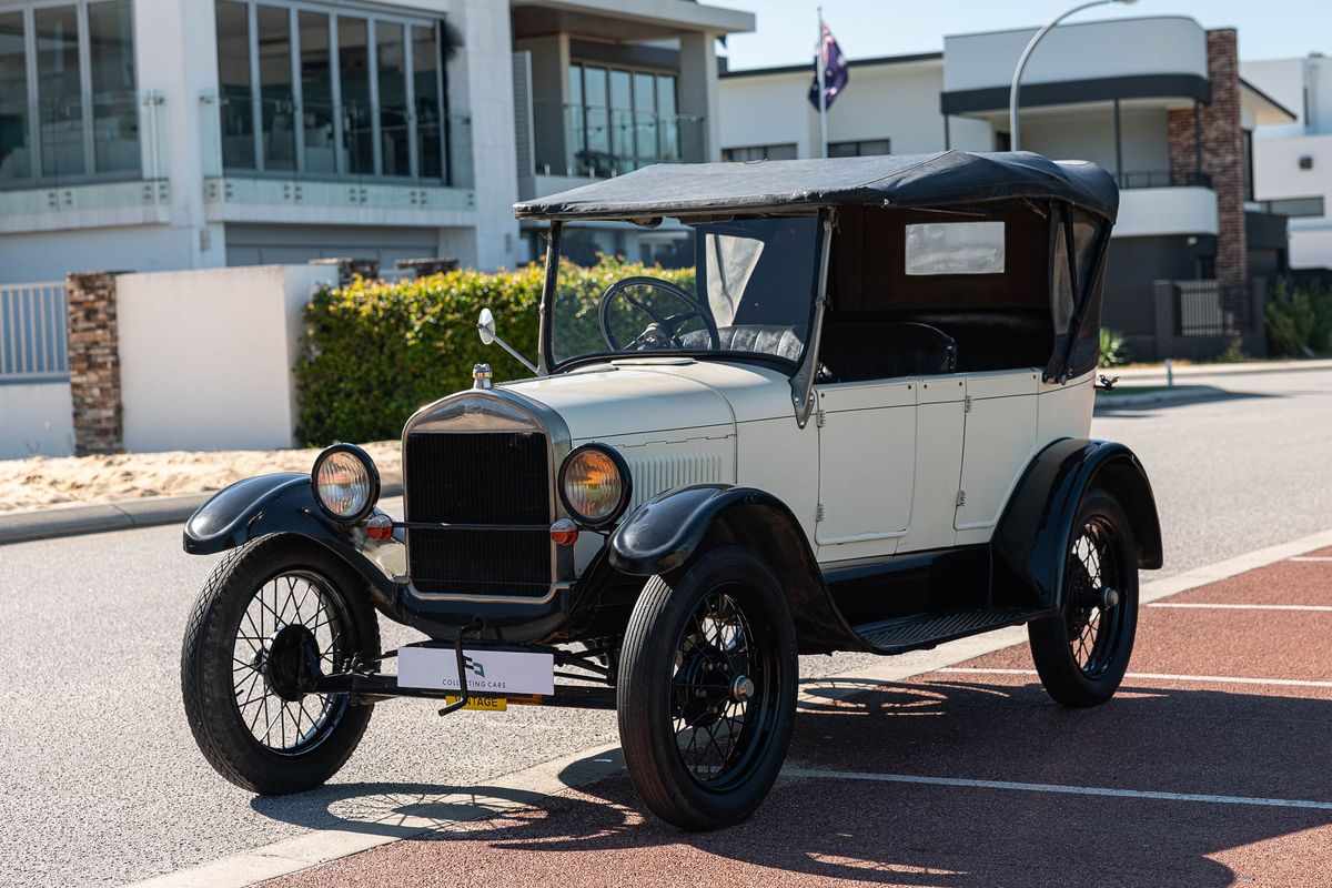 1927 Ford Model T Tourer