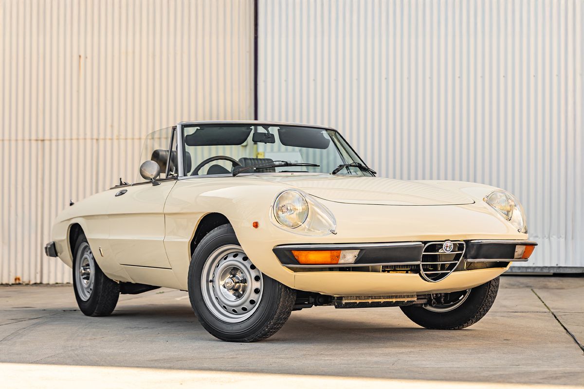 1974 Alfa Romeo 2000 Spider Veloce
