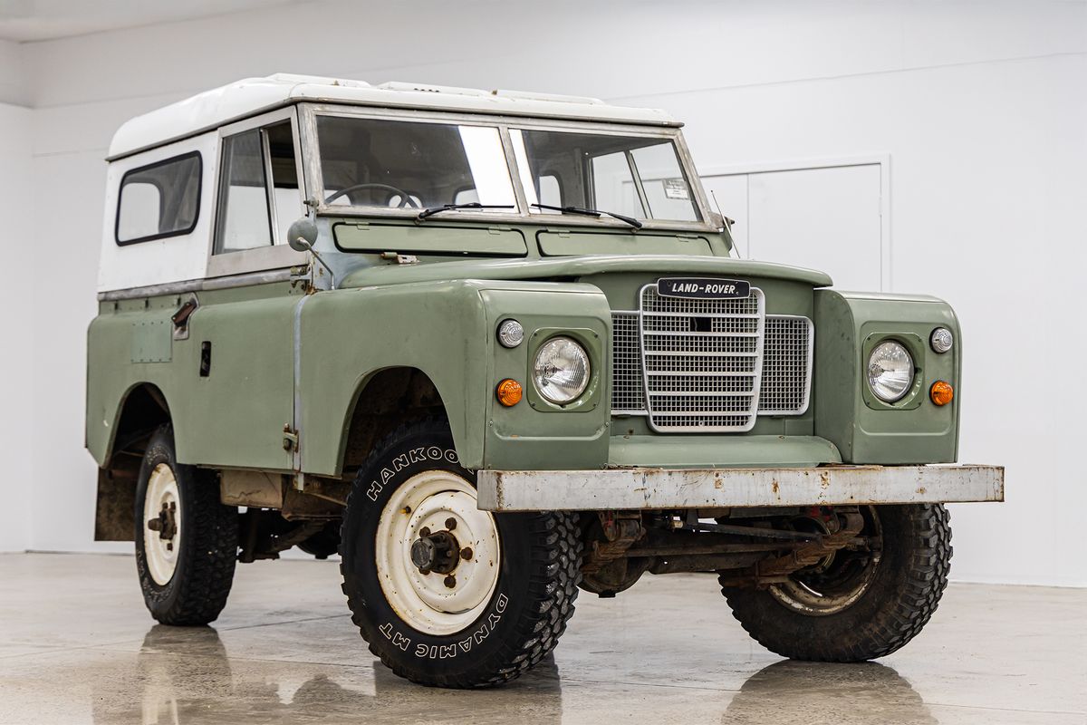 1971 Land Rover Series IIA 88”