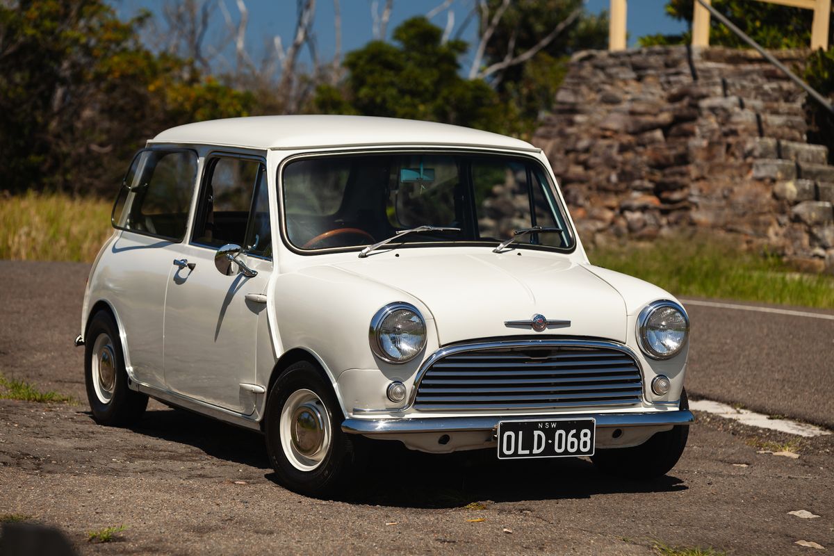 1968 MORRIS MINI DELUXE