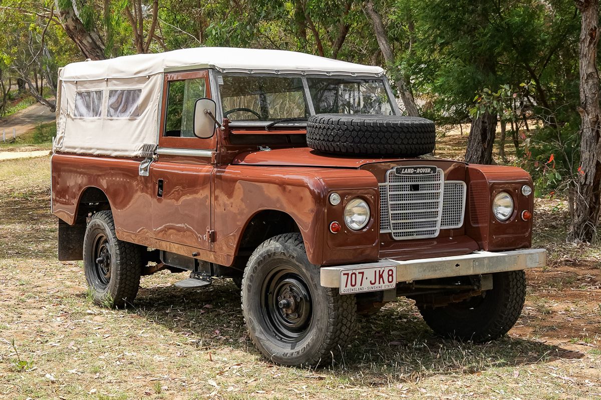 1977 Land Rover Series III 109"