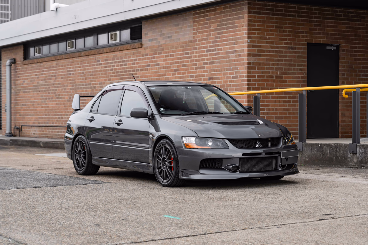 Mitsubishi Lancer Evolution VIII MR cover