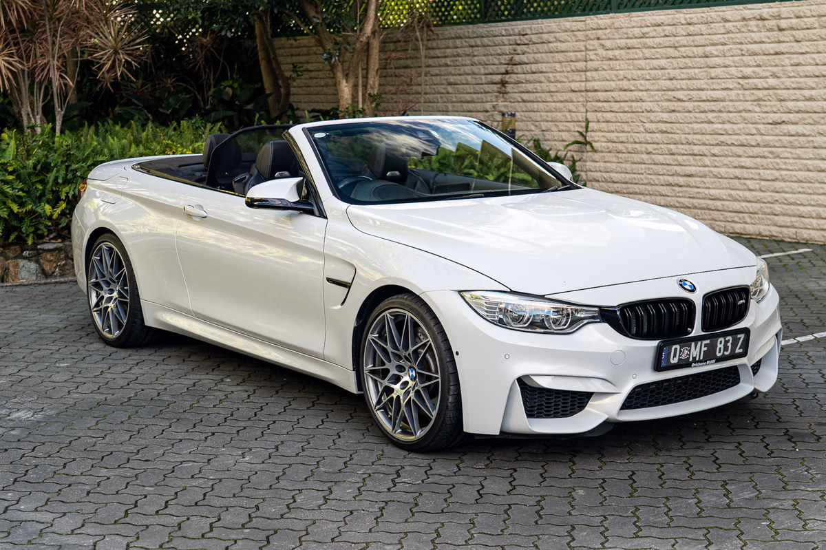 BMW M4 F83 cover