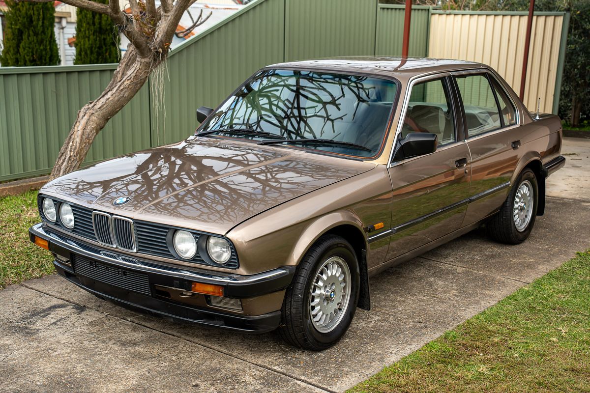 1985 BMW (E30) 323i