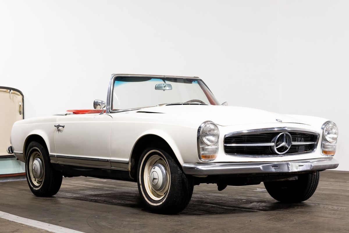 1967 Mercedes-Benz 230 SL Pagoda
