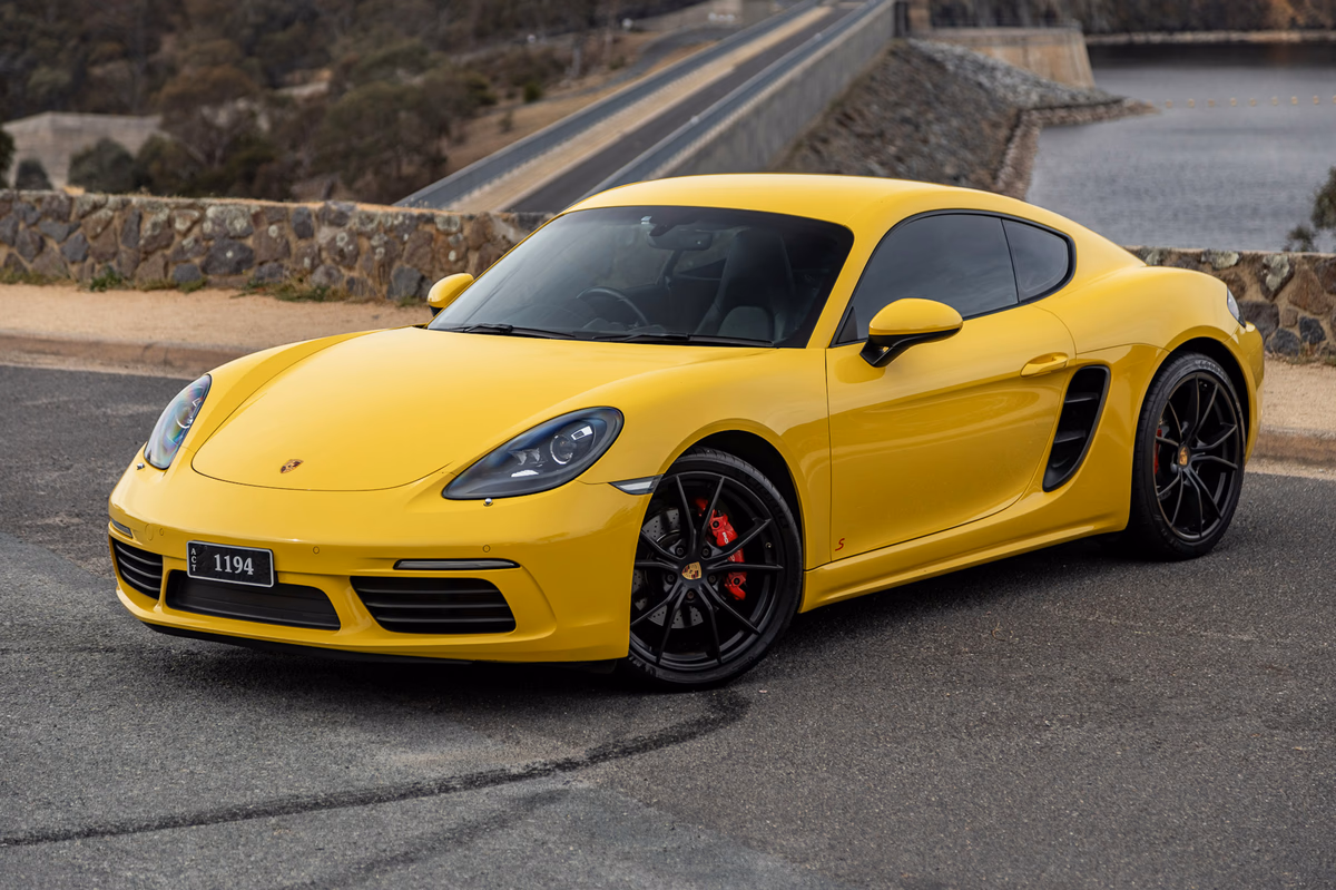 Porsche 718 Cayman S cover